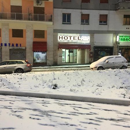 Tiburtina Hotel Holiday Рим Екстериор снимка