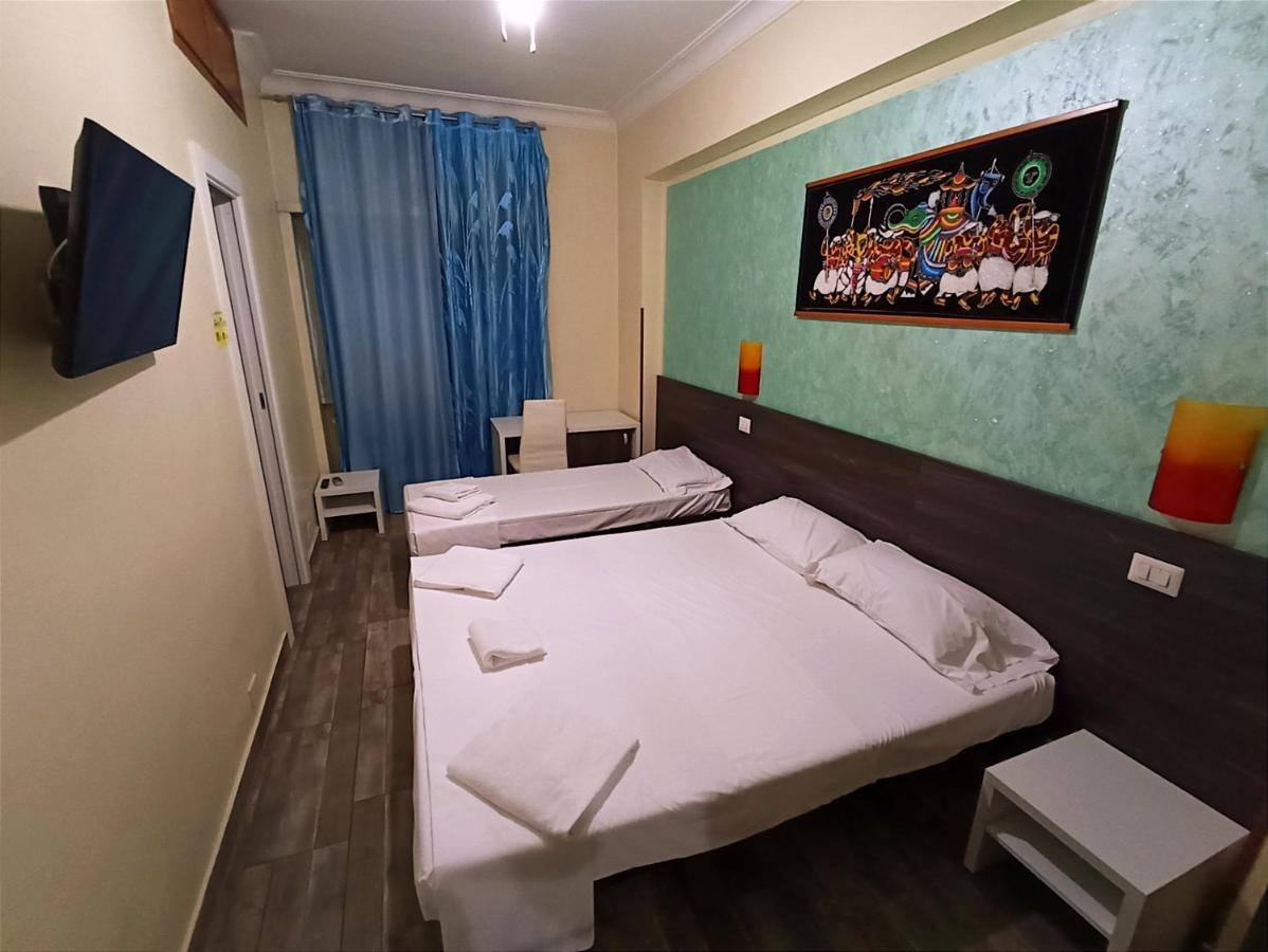 Tiburtina Hotel Holiday Рим Екстериор снимка