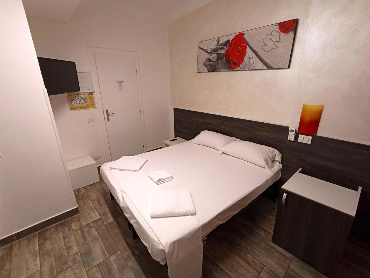 Tiburtina Hotel Holiday Рим Екстериор снимка