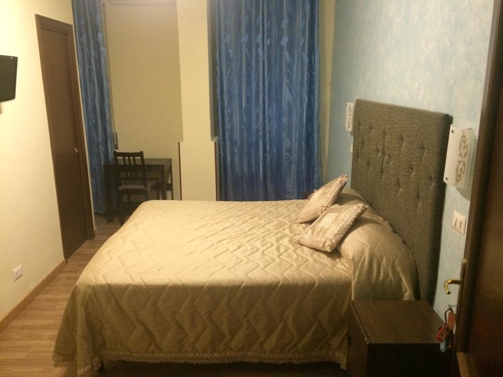 Tiburtina Hotel Holiday Рим Стая снимка