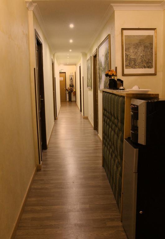 Tiburtina Hotel Holiday Рим Екстериор снимка