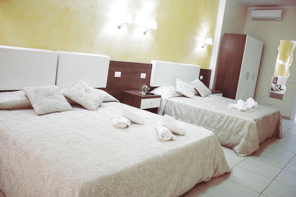 Tiburtina Hotel Holiday Рим Екстериор снимка
