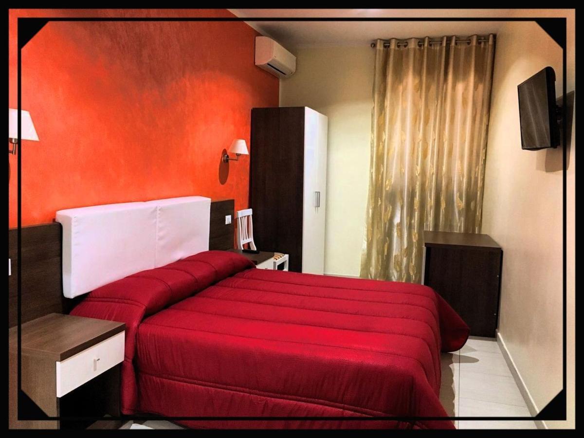 Tiburtina Hotel Holiday Рим Екстериор снимка